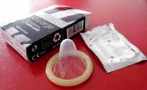 Kondome schützen vor STD und STI.