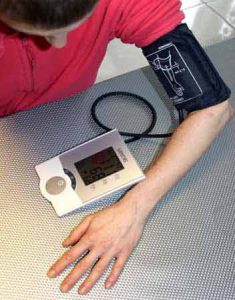 Mit einem Blutdruckmessgerät bestimmen Sie schnell und einfach Ihren Blutdruck!